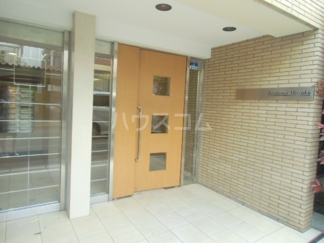 26/30 エントランス