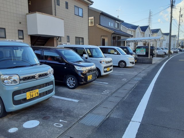 23/29 駐車場