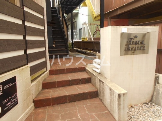 21/29 エントランス