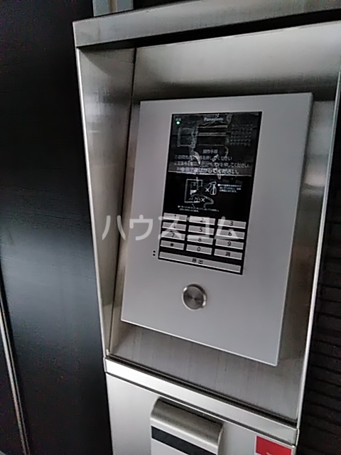 20/23 エントランス