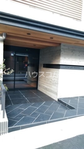 28/30 エントランス