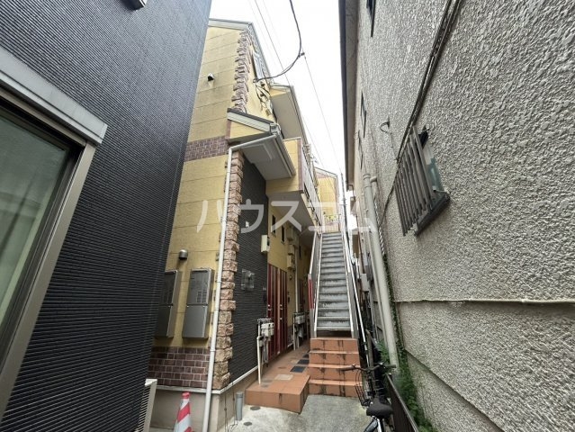 21/30 エントランス