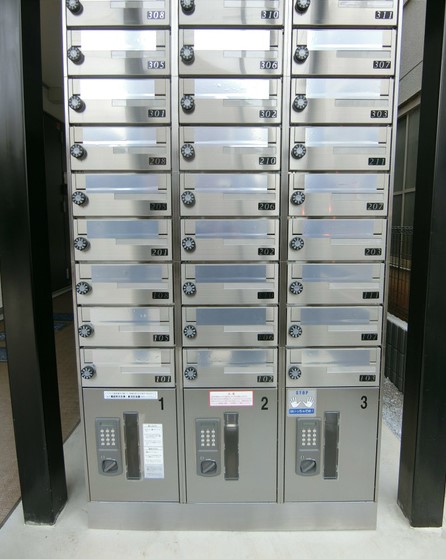 28/30 エントランス