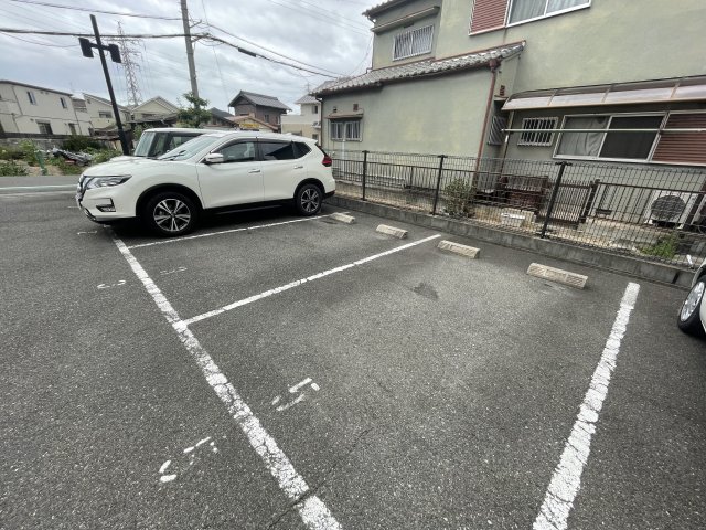 2/3 駐車場