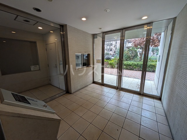 25/30 エントランス