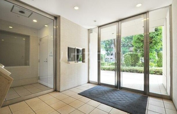 13/23 エントランス