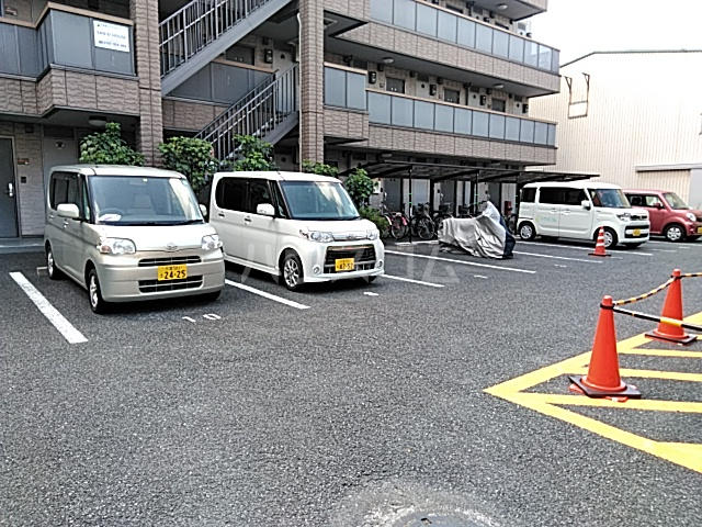 22/30 駐車場