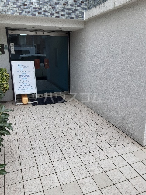 26/30 エントランス