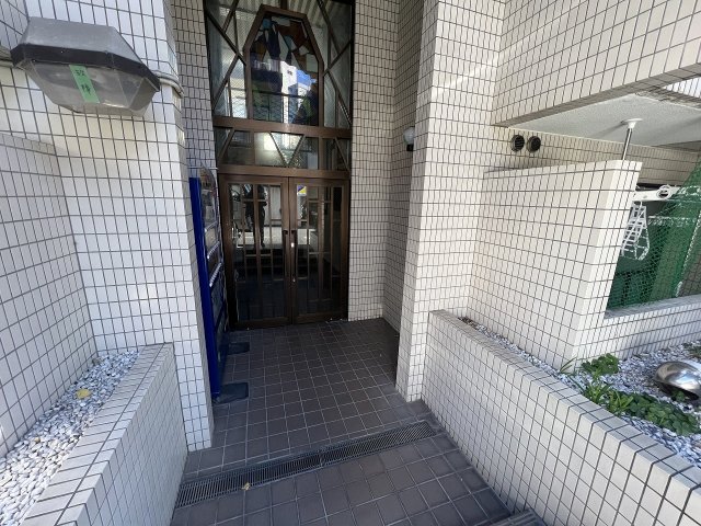 21/29 エントランス