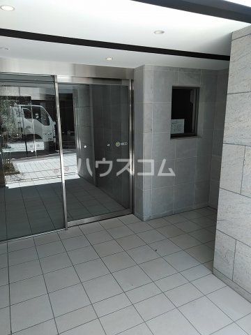 23/30 エントランス