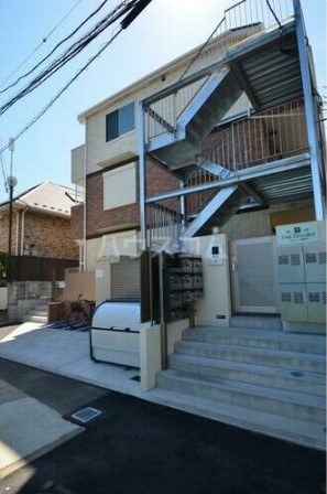 18/21 エントランス