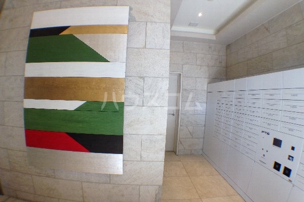 21/30 エントランス