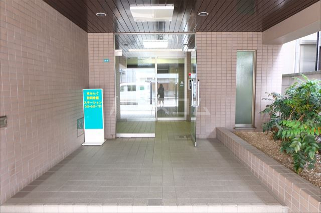 22/30 エントランス