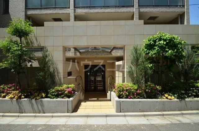 20/30 エントランス