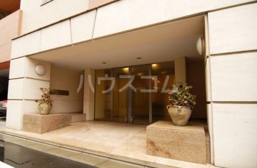 21/30 エントランス