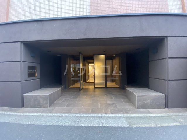 25/30 エントランス