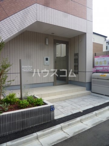 20/23 エントランス