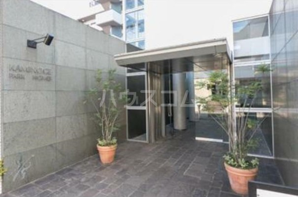 21/30 エントランス