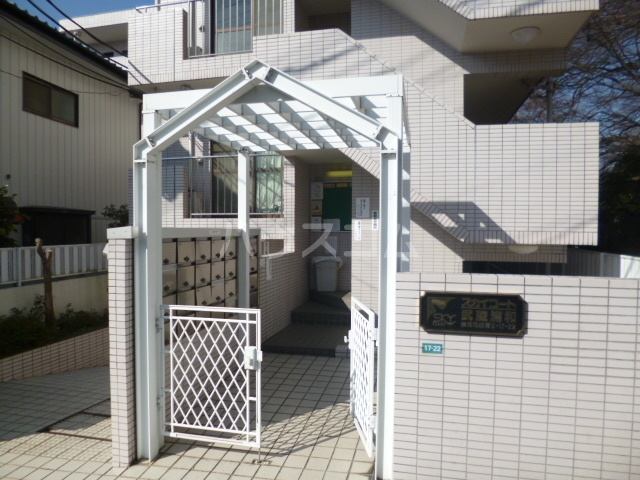 18/26 エントランス