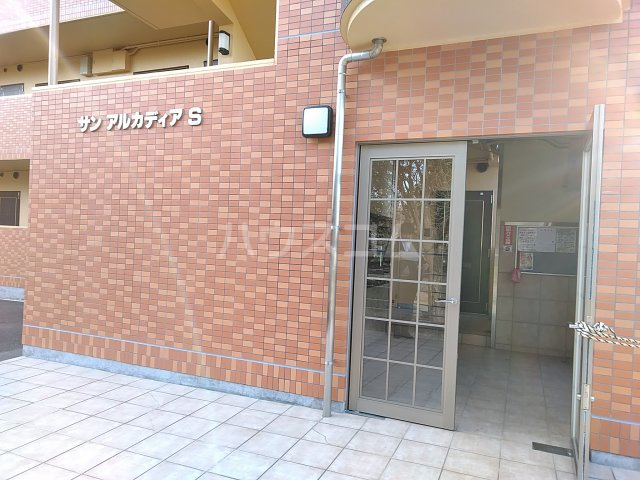 26/30 エントランス