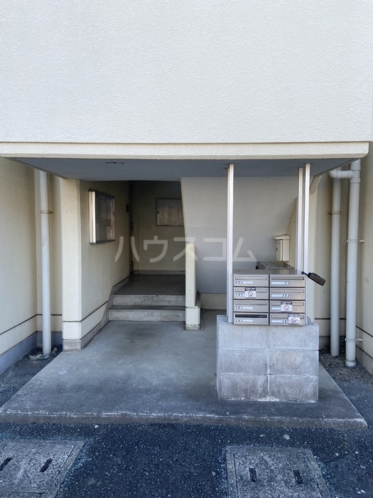 2/3 エントランス