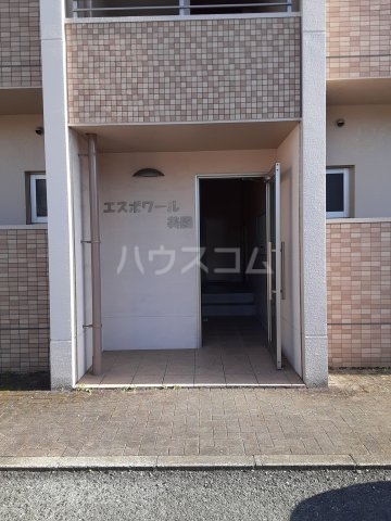 18/28 エントランス