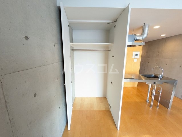 18/20 エントランス