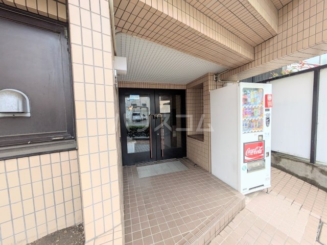 21/29 エントランス