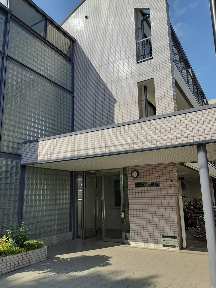 26/30 エントランス