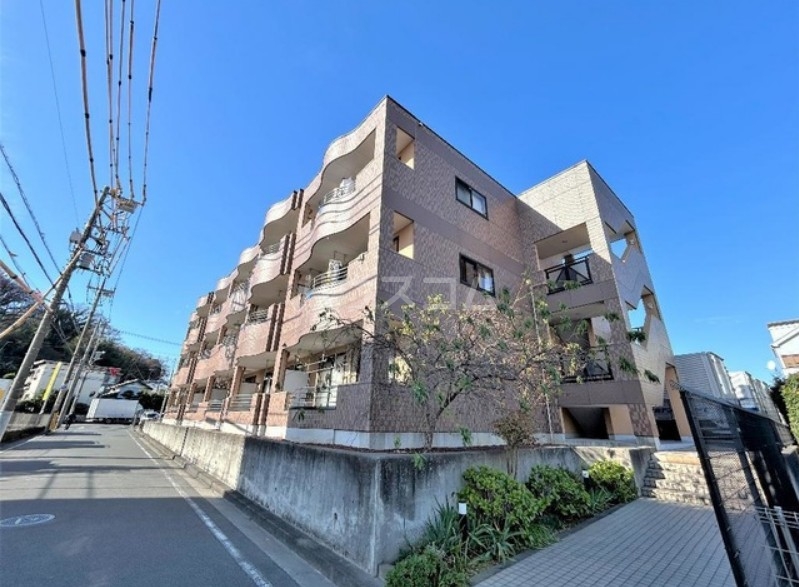 24/30 エントランス