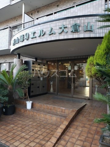 21/29 エントランス