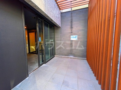 21/25 エントランス