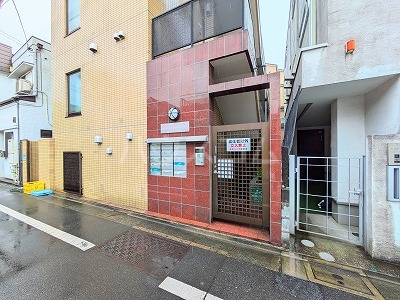 21/28 エントランス