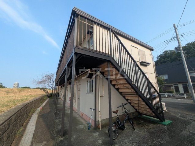 18/19 エントランス