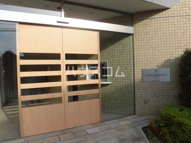 23/25 エントランス