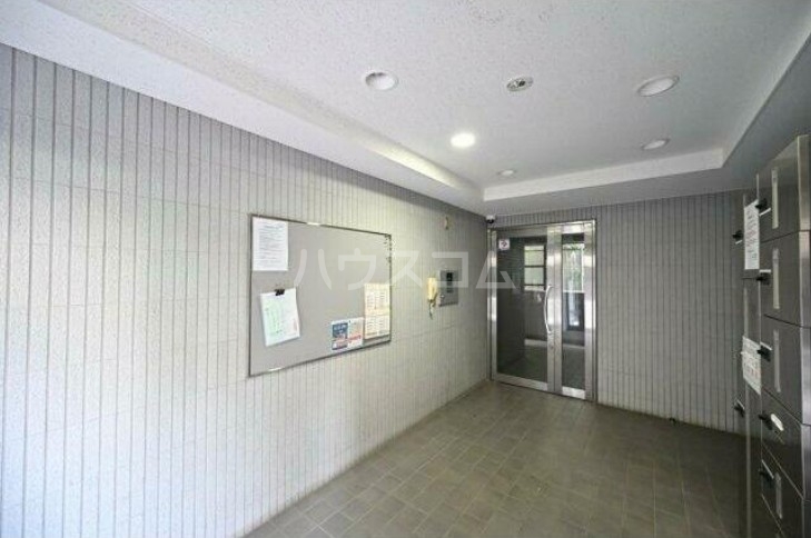 22/30 エントランス