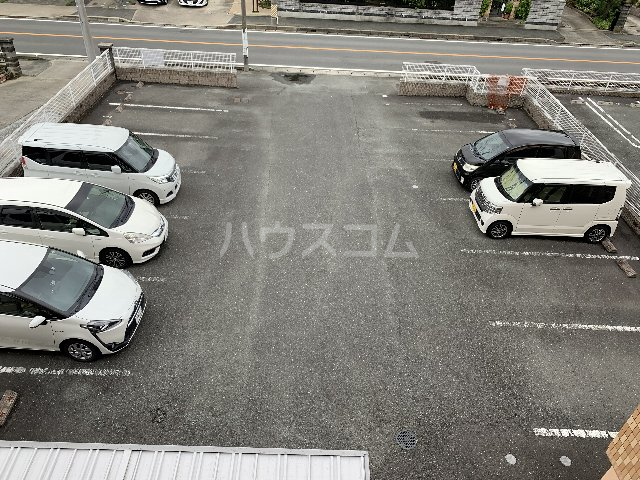 2/7 駐車場