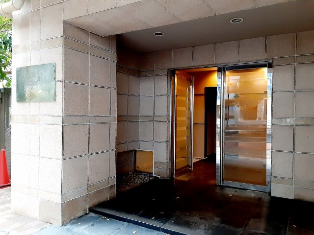 3/4 エントランス