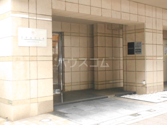 21/29 エントランス