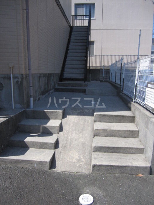 19/28 エントランス