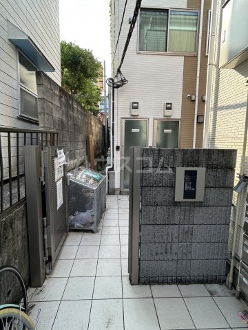 22/30 エントランス