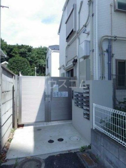 18/28 エントランス