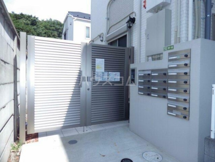 17/28 エントランス