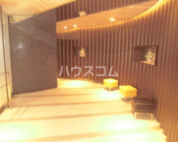 26/30 エントランス