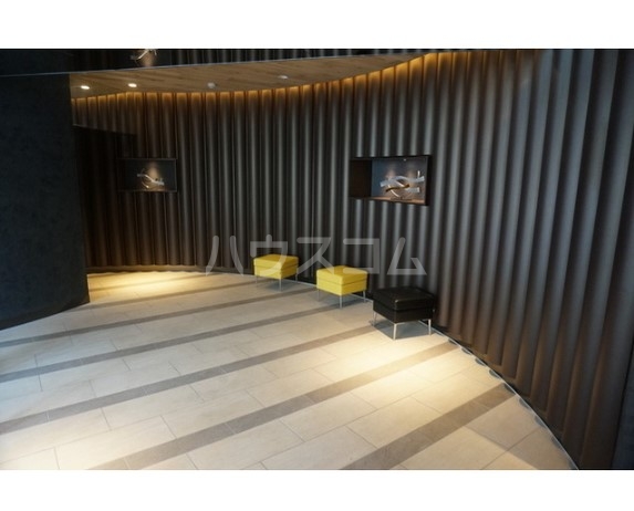 20/30 エントランス