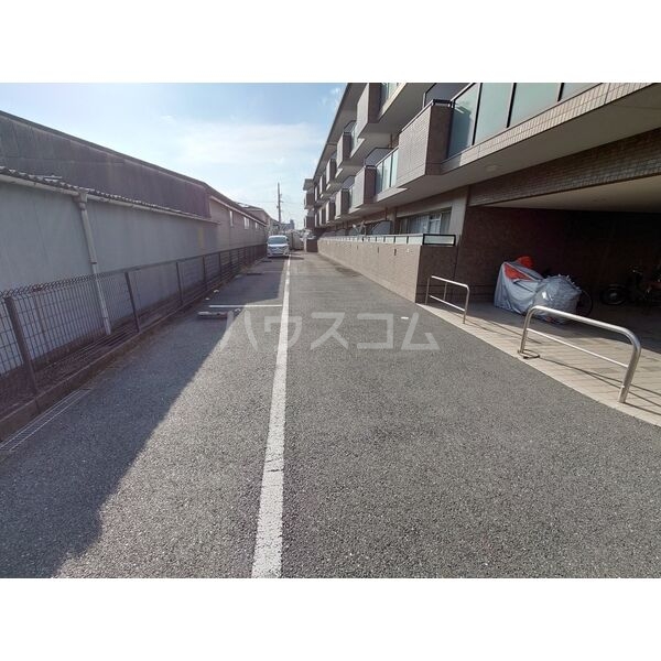 18/25 駐車場