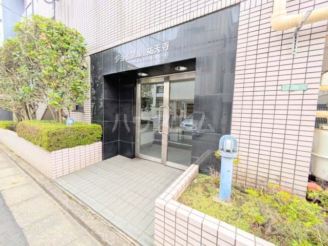 21/28 エントランス
