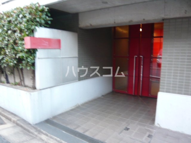 21/30 エントランス