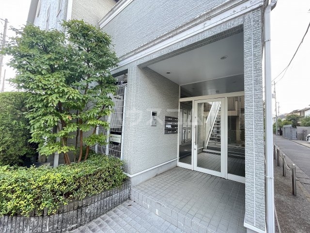 21/28 エントランス