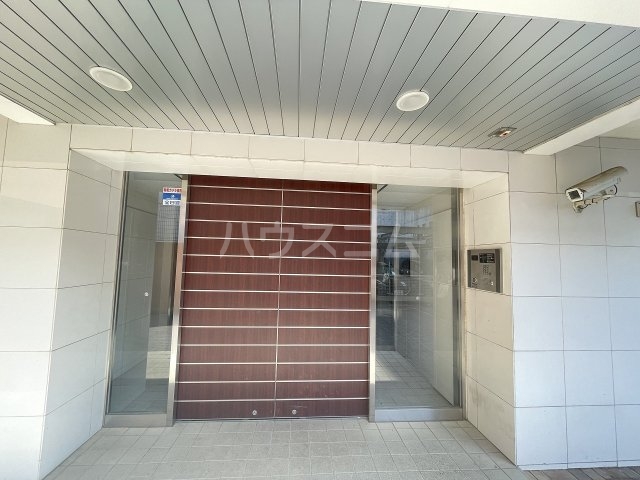 21/25 エントランス